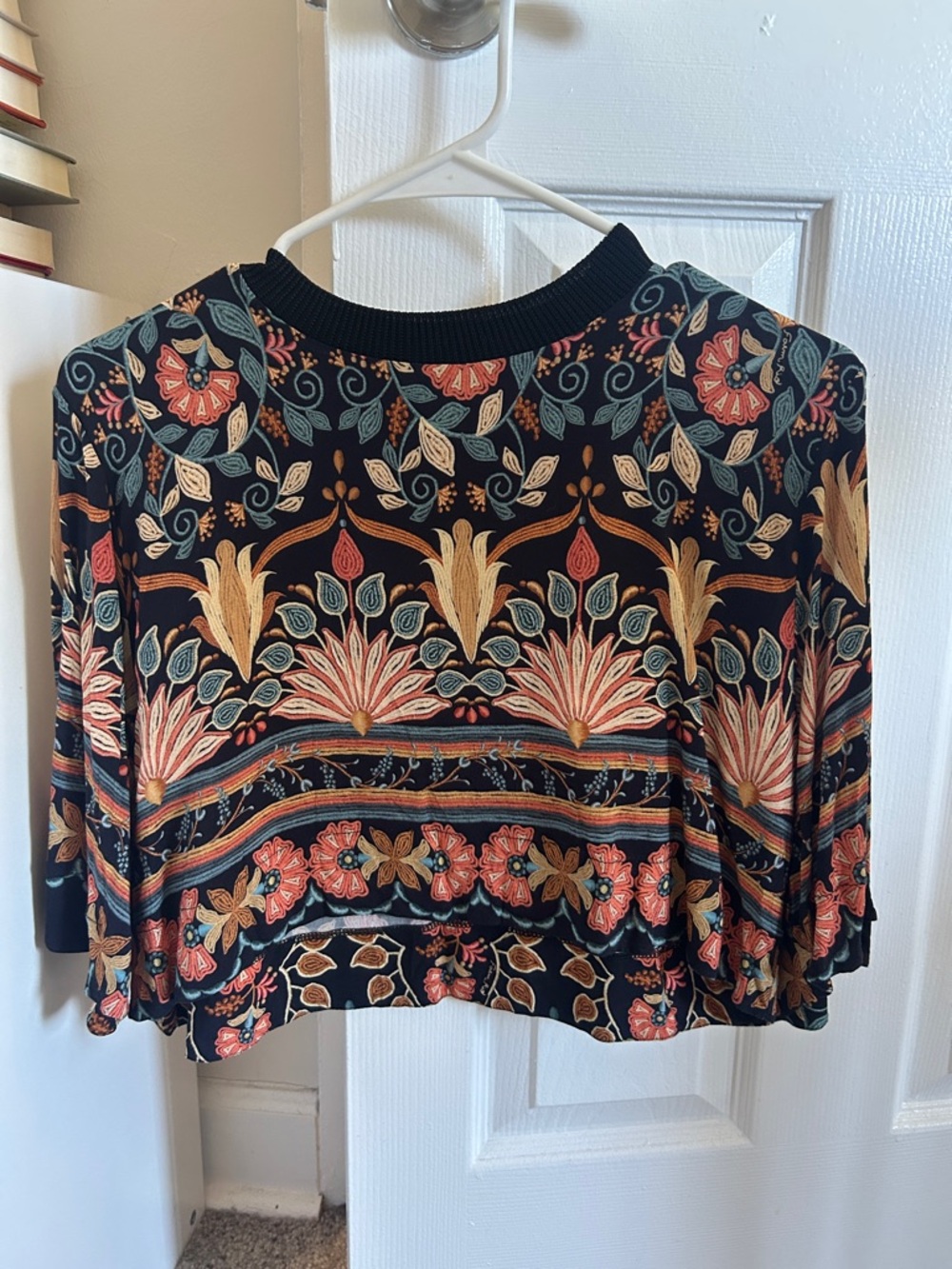Farm Rio Floral Cropped Top